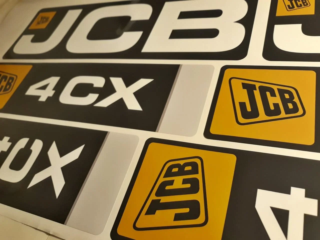 Naklejki JCB 4CX